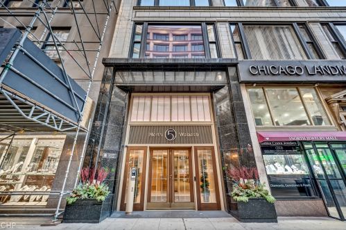 5 Wabash Ave, Chicago IL  60603-3000 exterior