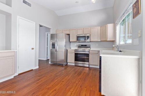 21217 30 Ave, Phoenix AZ 85051-7597 exterior