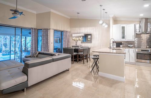 7195 Le Chalet Blvd, Boynton Beach FL 33472-5033 exterior