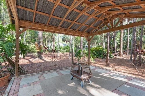 4355 7 Ave, Naples FL 34119-0015 exterior