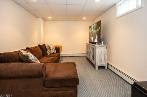 86 Woodbine Ave, Mount Olive NJ 07828-3152 exterior