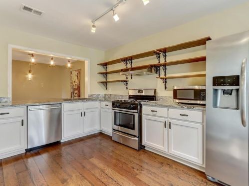 1373 Xing Dr, Atlanta GA 30329-3571 exterior