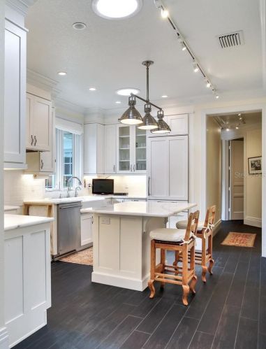 2820 Fountain Blvd, Tampa FL  33609-4012 exterior