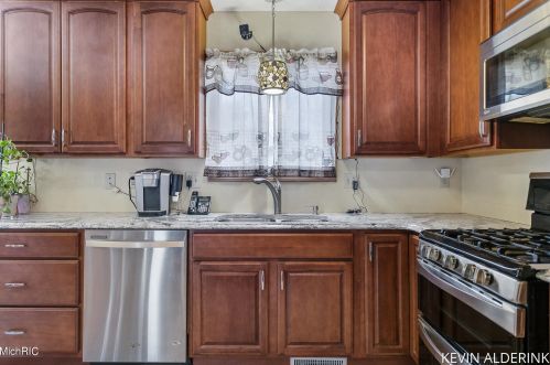 1892 56th St, Fennville MI 49408-8508 exterior