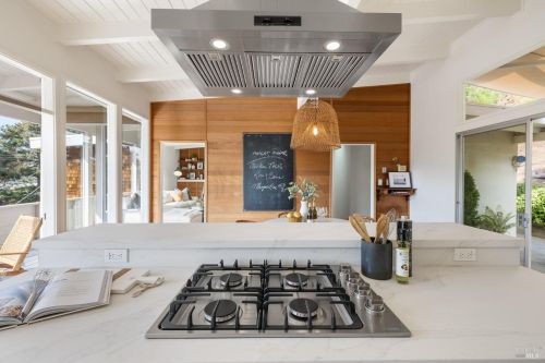 85 Shelley Dr, Mill Valley CA 94941-1579 exterior