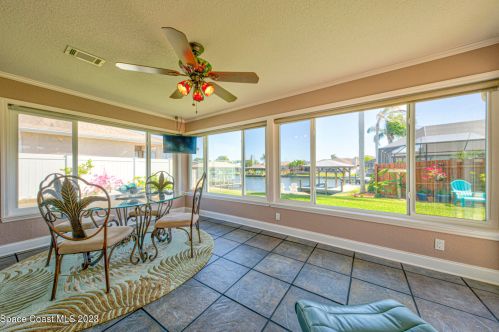 2390 Sykes Crk Dr, Merritt Island FL 32953-2954 exterior