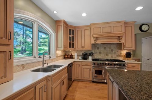 13592 Royal Glen Dr, Saint Louis MO 63131-1029 exterior