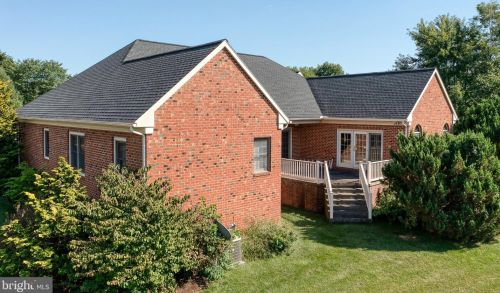 2091 Mallard Dr, Lancaster PA 17601-5457 exterior