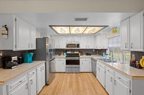 8201 Ola Ave, Tampa FL 33604-2925 exterior