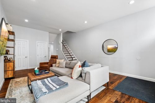 864 20th St, Philadelphia PA  19130-2025 exterior