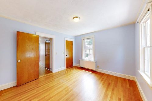 293 Doyle Ave, Providence RI 02906-3354 exterior