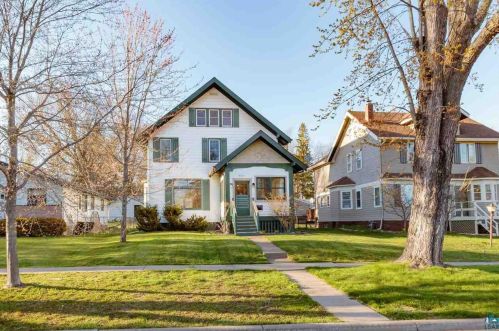 4211 Mcculloch St, Duluth, MN 55804-1934