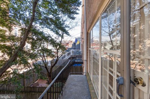 1737 Corcoran St, Washington DC 20009-2471 exterior