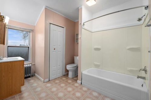 207 Perryview Ave, Pittsburgh PA 15214-1528 exterior