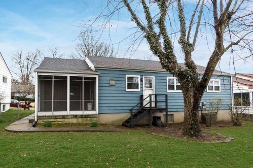 6413 Kingsway Dr, Saint Louis MO 63123-1529 exterior