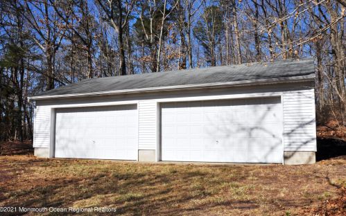 8 Cedar Ct, Jackson Twp NJ exterior