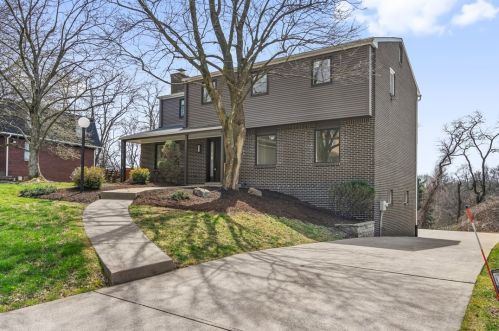 3828 Henley Dr, Pittsburgh PA  15235-5041 exterior