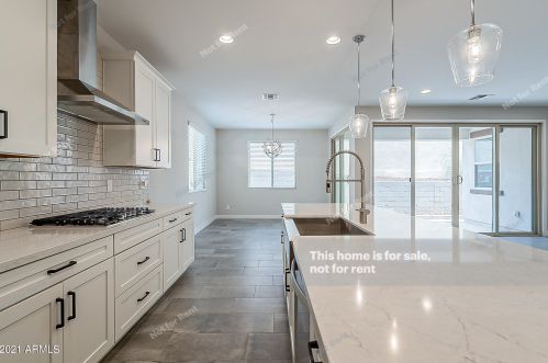 828 Amberwood Dr, Phoenix AZ 85045-0604 exterior