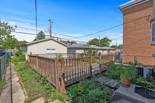 6022 Kilpatrick Ave, Chicago IL 60629-5637 exterior