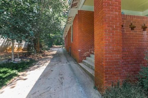 745 Alta Pl, Atlanta, GA 30318-6366