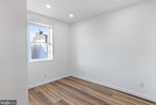 310 Mckean St, Philadelphia PA  19148-2630 exterior