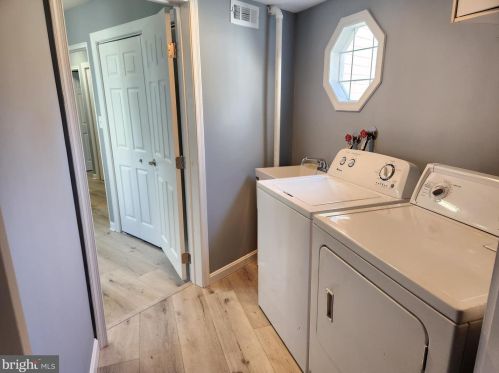 900 Edgerly Rd, Glen Burnie MD 21060-7305 exterior