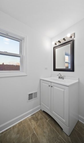 4300 Cullerton St, Chicago IL 60608-2620 exterior