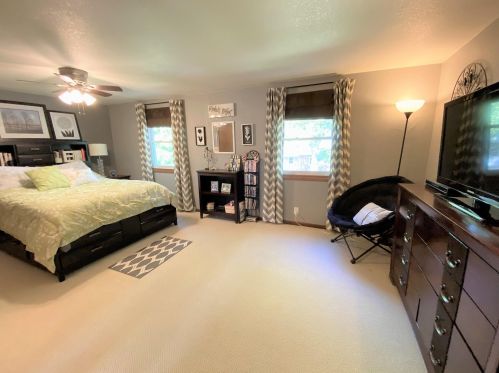 5086 Colonial Ct, Milwaukee WI 53220-2013 exterior