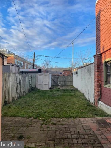 1412 D St, Washington, DC 20002-5402