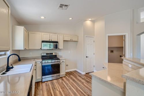 8979 Maxwell Dr, Tucson AZ  85747-5181 exterior