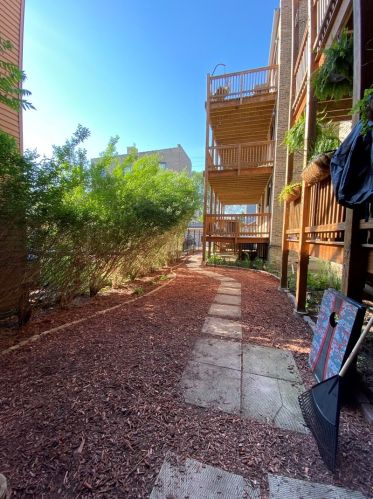 1900 Byron St, Chicago IL  60613-2732 exterior