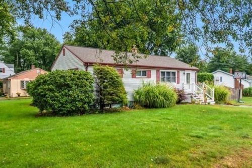 2 Columbus Rd, Woburn, MA 01801-3802