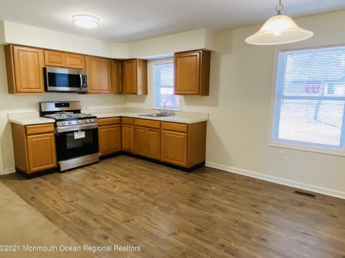 212 Bayberry St, Browns Mills, NJ 08015-1430