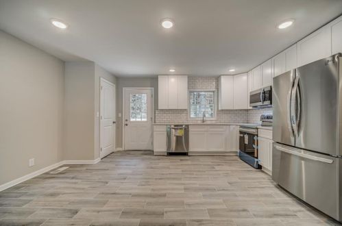 4393 Creek Valley Ct, Atlanta GA  30331-6515 exterior