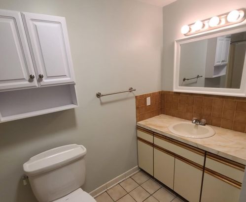 20 Zambarano Ave, Providence RI 02911-2481 exterior