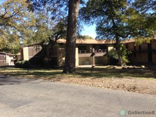 716 Plymouth Rd, Dallas TX  75211-2249 exterior