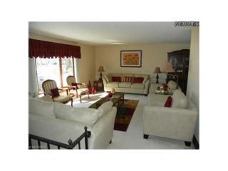 20304 White Bark Dr, Cleveland, OH 44149-5640