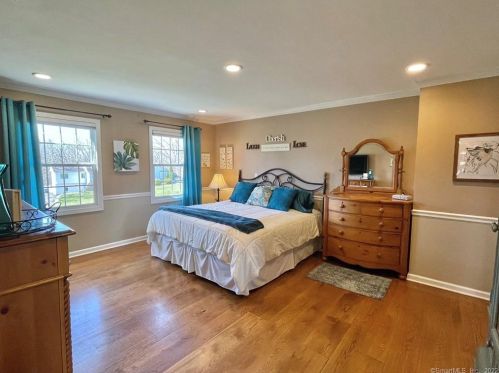 27 Patrick Dr, Seymour CT 06483-2372 exterior