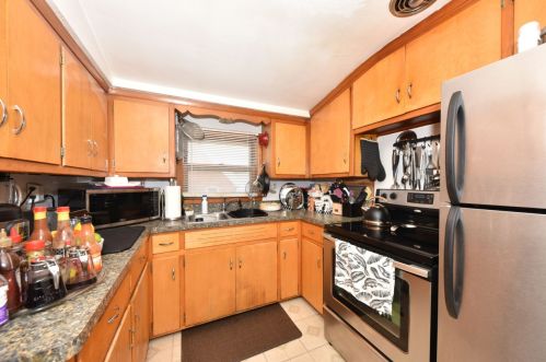 6227 Thurston Ct, Milwaukee WI 53218-2269 exterior