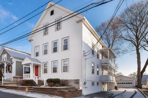 34 Kindergarten St, Woonsocket, RI 02895-2932