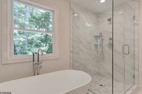 29 Hickory Pl, Livingston NJ  07039-3614 exterior