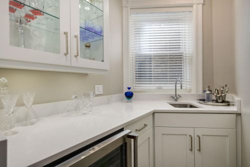 619 Belden Ave, Chicago IL 60614-3305 exterior