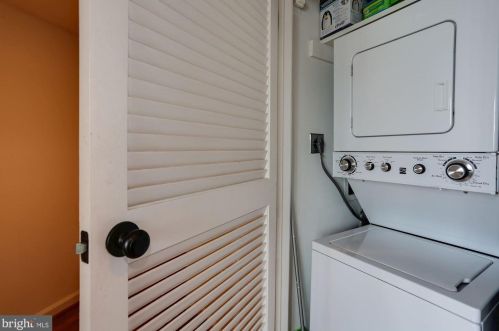 3 Washington Cir, Washington DC 20037-2326 exterior