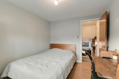 3935 Greenleaf Ave, Chicago IL 60626-2882 exterior