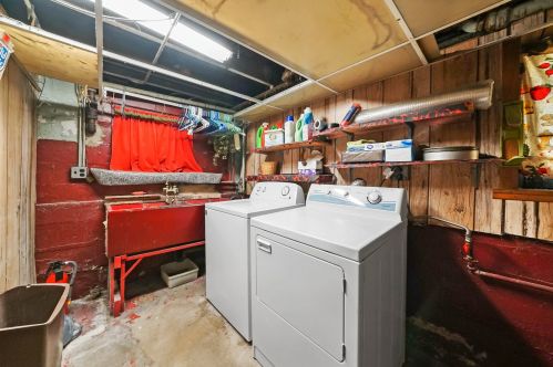 8417 Brandon Ave, Chicago IL 60617-4457 exterior