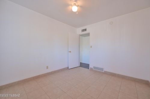 5002 1 St, Tucson AZ 85711-1507 exterior