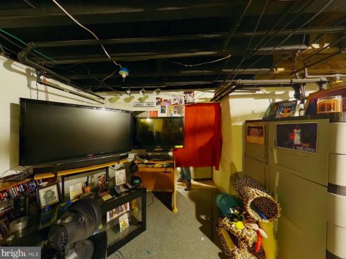 4033 Castor Ave, Philadelphia PA 19134-5528 exterior