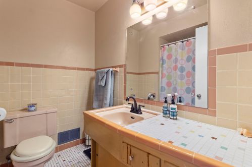 1210 104, Milwaukee WI 53214-3928 exterior