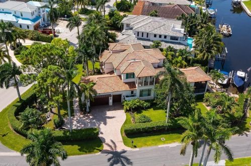 1801 Kingfish Rd, Naples FL 34102-1536 exterior