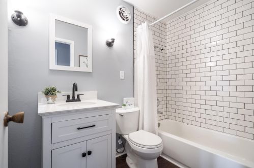 5177 45, Milwaukee WI 53208-3604 exterior